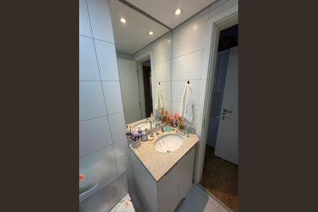 Apartamento à venda com 127m², 3 quartos e 3 vagas Apartamento à venda com 127m², 3 quartos e 3 vagasBanheiro da Suíte 2