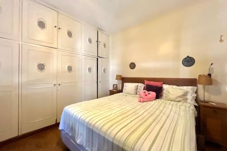 Casa à venda com 250m², 3 quartos e 6 vagas Casa à venda com 250m², 3 quartos e 6 vagasQuarto 2