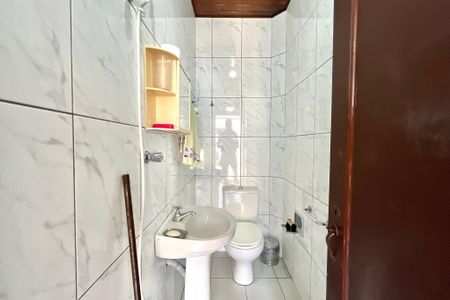 Casa à venda com 250m², 3 quartos e 6 vagas Casa à venda com 250m², 3 quartos e 6 vagasBanheiro de serviço