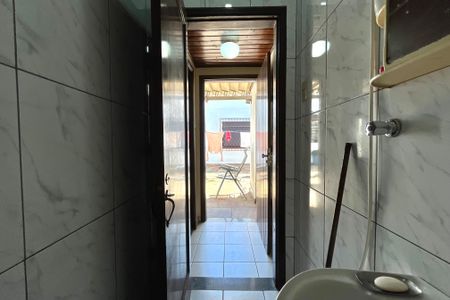 Casa à venda com 250m², 3 quartos e 6 vagas Casa à venda com 250m², 3 quartos e 6 vagasBanheiro de serviço