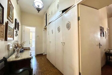 Casa à venda com 250m², 3 quartos e 6 vagas Casa à venda com 250m², 3 quartos e 6 vagasCorredor