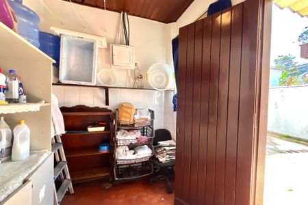 Casa à venda com 250m², 3 quartos e 6 vagas Casa à venda com 250m², 3 quartos e 6 vagasÁrea de Serviço