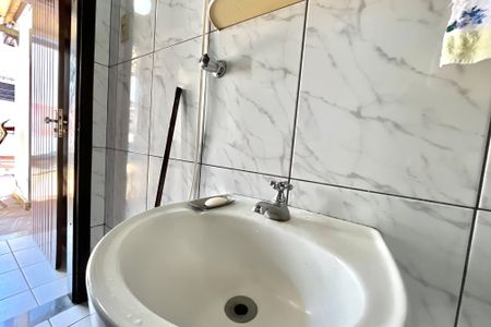 Casa à venda com 250m², 3 quartos e 6 vagas Casa à venda com 250m², 3 quartos e 6 vagasBanheiro de serviço