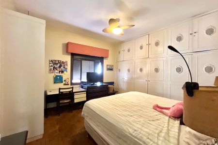 Casa à venda com 250m², 3 quartos e 6 vagas Casa à venda com 250m², 3 quartos e 6 vagasQuarto 2