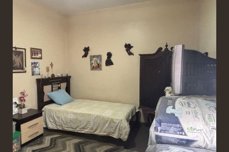 Casa à venda com 250m², 3 quartos e 6 vagas Casa à venda com 250m², 3 quartos e 6 vagasQuarto de Serviço