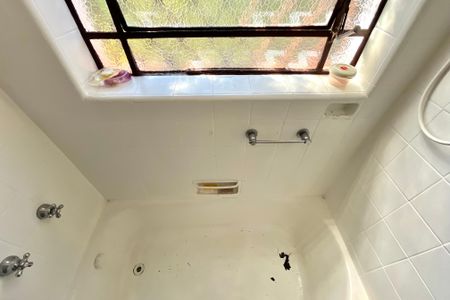 Casa à venda com 250m², 3 quartos e 6 vagas Casa à venda com 250m², 3 quartos e 6 vagasBanheiro Corredor