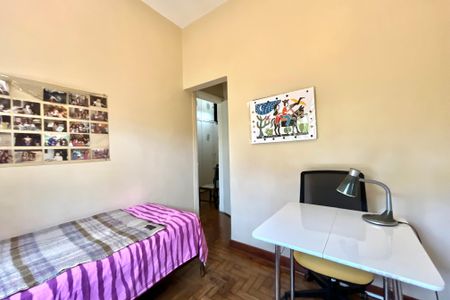 Casa à venda com 250m², 3 quartos e 6 vagas Casa à venda com 250m², 3 quartos e 6 vagasQuarto