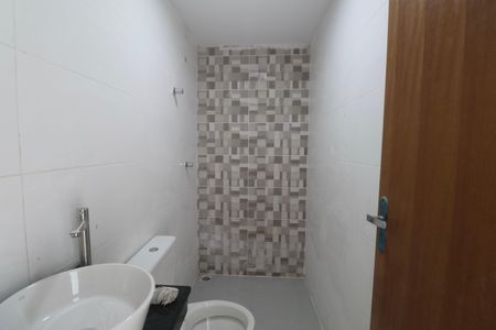 Casa para alugar com 120m², 2 quartos e 1 vaga Casa para alugar com 120m², 2 quartos e 1 vagaBanheiro da Suíte 2