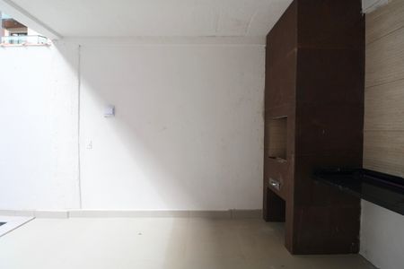 Casa para alugar com 120m², 2 quartos e 1 vaga Casa para alugar com 120m², 2 quartos e 1 vagaQuintal