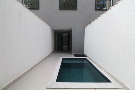 Casa para alugar com 120m², 2 quartos e 1 vaga Casa para alugar com 120m², 2 quartos e 1 vagaQuintal