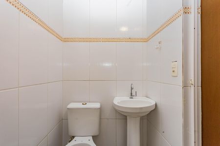 Casa para alugar com 100m², 3 quartos e sem vaga Casa para alugar com 100m², 3 quartos e sem vagaBanheiro da Suíte