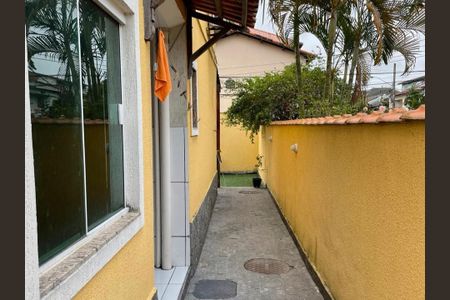 Casa de condomínio à venda com 120m², 4 quartos e 2 vagasQuintal