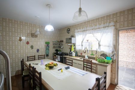 Casa à venda com 166m², 3 quartos e 2 vagasCozinha