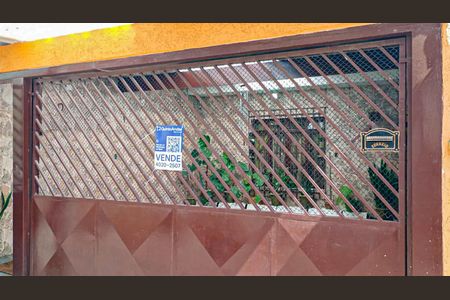 Casa à venda com 166m², 3 quartos e 2 vagasFachada