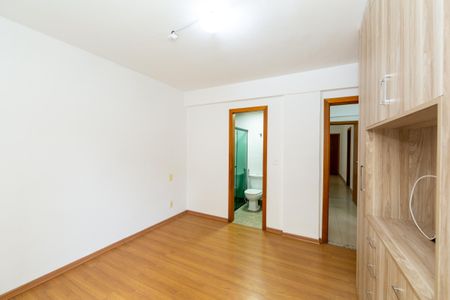 Apartamento à venda com 180m², 3 quartos e 2 vagasSuíte