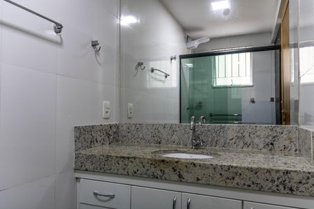 Banheiro da Suíte de apartamento à venda com 3 quartos, 180m² em Prado, Belo Horizonte