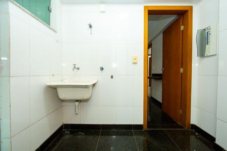 Apartamento à venda com 180m², 3 quartos e 2 vagasBanheiro de Serviço