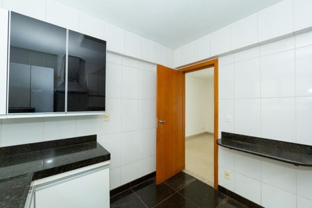 Apartamento à venda com 180m², 3 quartos e 2 vagasCozinha