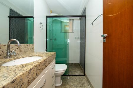 Apartamento à venda com 180m², 3 quartos e 2 vagasBanheiro da Suíte