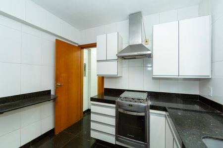 Apartamento à venda com 180m², 3 quartos e 2 vagasCozinha