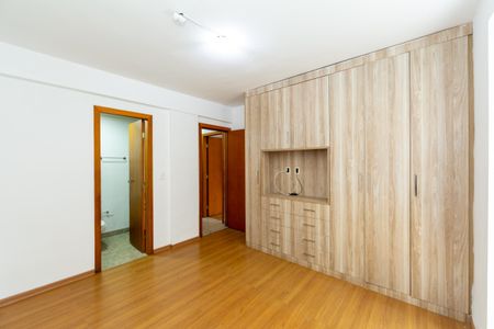 Apartamento à venda com 180m², 3 quartos e 2 vagasSuíte