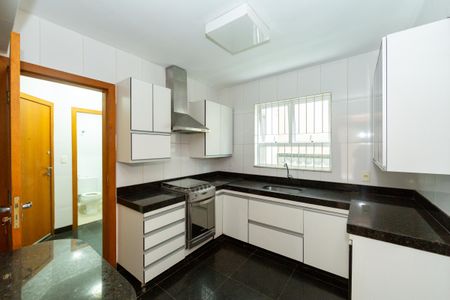 Apartamento à venda com 180m², 3 quartos e 2 vagasCozinha