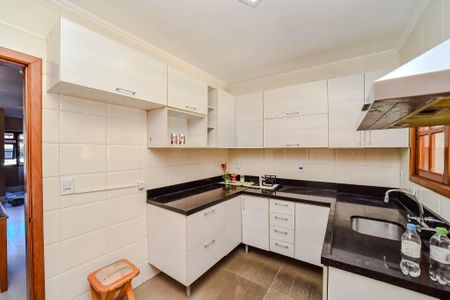 Casa à venda com 106m², 3 quartos e 2 vagasCozinha