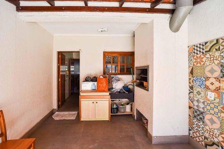 Casa à venda com 106m², 3 quartos e 2 vagasÁrea de Serviço