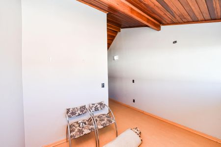 Casa à venda com 106m², 3 quartos e 2 vagasSotão