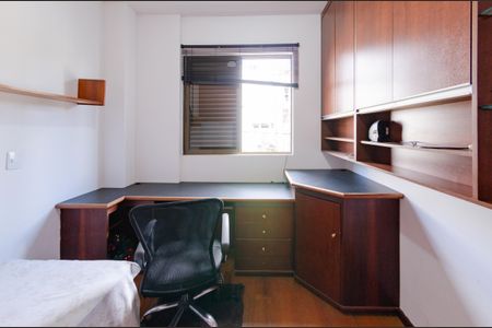 Apartamento à venda com 101m², 3 quartos e 2 vagasQuarto 2