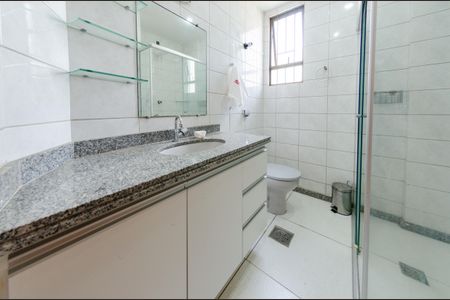 Apartamento à venda com 101m², 3 quartos e 2 vagasBanheiro social