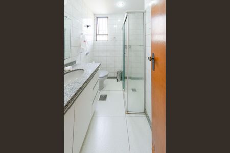 Apartamento à venda com 101m², 3 quartos e 2 vagasBanheiro social