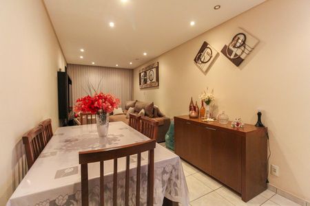 Sala de apartamento à venda com 2 quartos, 56m² em Conjunto Residencial José Bonifácio, São Paulo