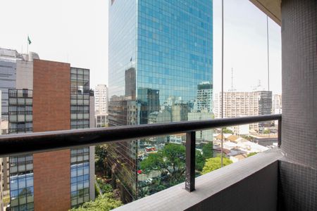 Studio à venda com 32m², 1 quarto e 1 vaga Studio à venda com 32m², 1 quarto e 1 vagaVaranda