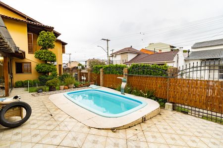 Casa à venda com 250m², 3 quartos e 4 vagasPiscina