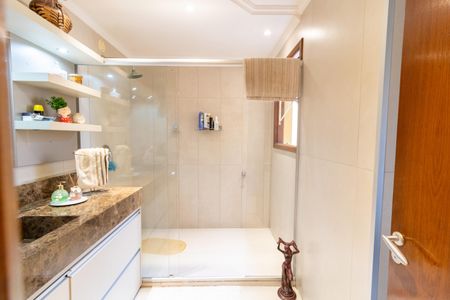 Casa à venda com 250m², 3 quartos e 4 vagasBanheiro da Suíte