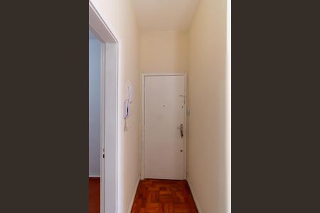 Studio à venda com 42m², 1 quarto e sem vaga Studio à venda com 42m², 1 quarto e sem vagaHall