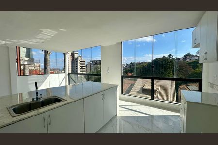 Casa à venda com 528m², 4 quartos e 6 vagasCozinha