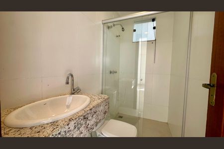 Casa à venda com 528m², 4 quartos e 6 vagasBanheiro 2