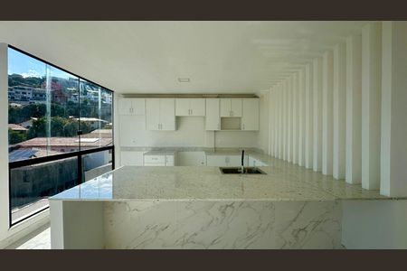 Casa à venda com 528m², 4 quartos e 6 vagasCozinha