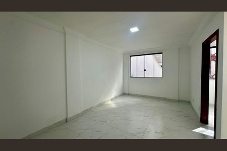 Casa à venda com 528m², 4 quartos e 6 vagasSala