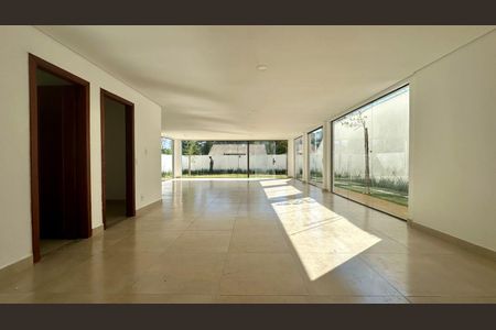 Casa à venda com 528m², 4 quartos e 6 vagasÁrea comum