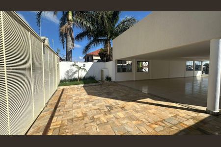 Casa à venda com 528m², 4 quartos e 6 vagasVagas de garagem