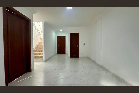 Casa à venda com 528m², 4 quartos e 6 vagasHall