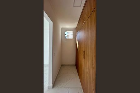Casa à venda com 528m², 4 quartos e 6 vagasCloset Suíte 2