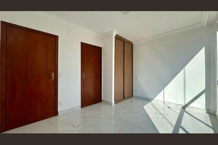 Casa à venda com 528m², 4 quartos e 6 vagasSuíte 1