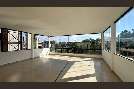 Casa à venda com 528m², 4 quartos e 6 vagasÁrea comum
