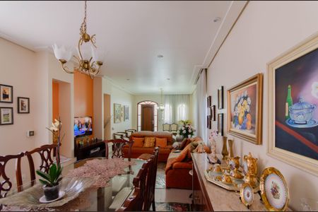 Casa para alugar com 315m², 3 quartos e 5 vagasSala