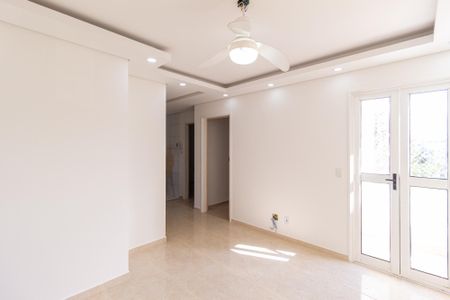 Sala de apartamento à venda com 2 quartos, 48m² em Metalúrgicos, Osasco