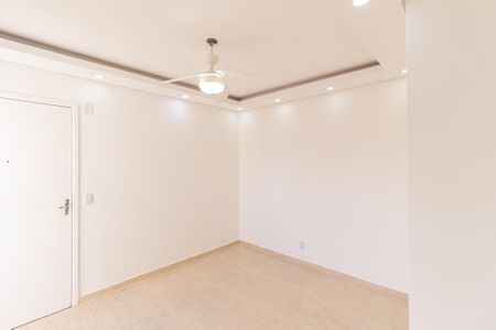 Sala de apartamento à venda com 2 quartos, 48m² em Metalúrgicos, Osasco